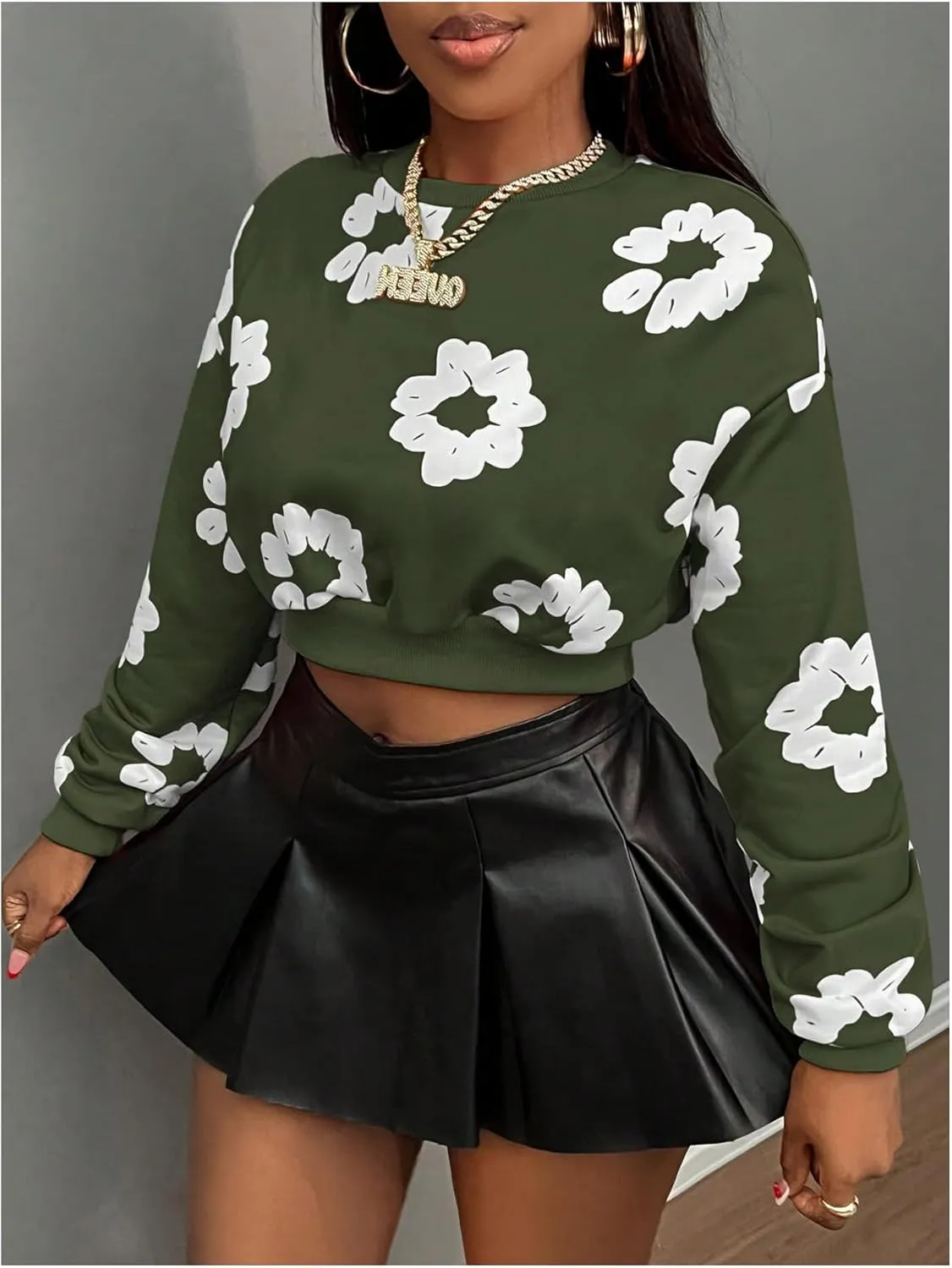 COZYEASE Women's Graphic Print Sweatshirt Pullover Floral Crew Neck Long Sleeve Crop Tops