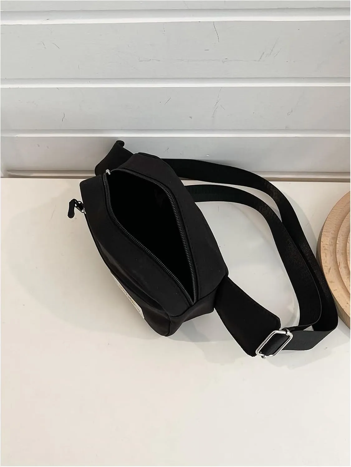 OYOANGLE Women's Mini Fanny Pack Lightweight Chest Bags Fashionable Waist Packs for Travel Hiking Black One-Size