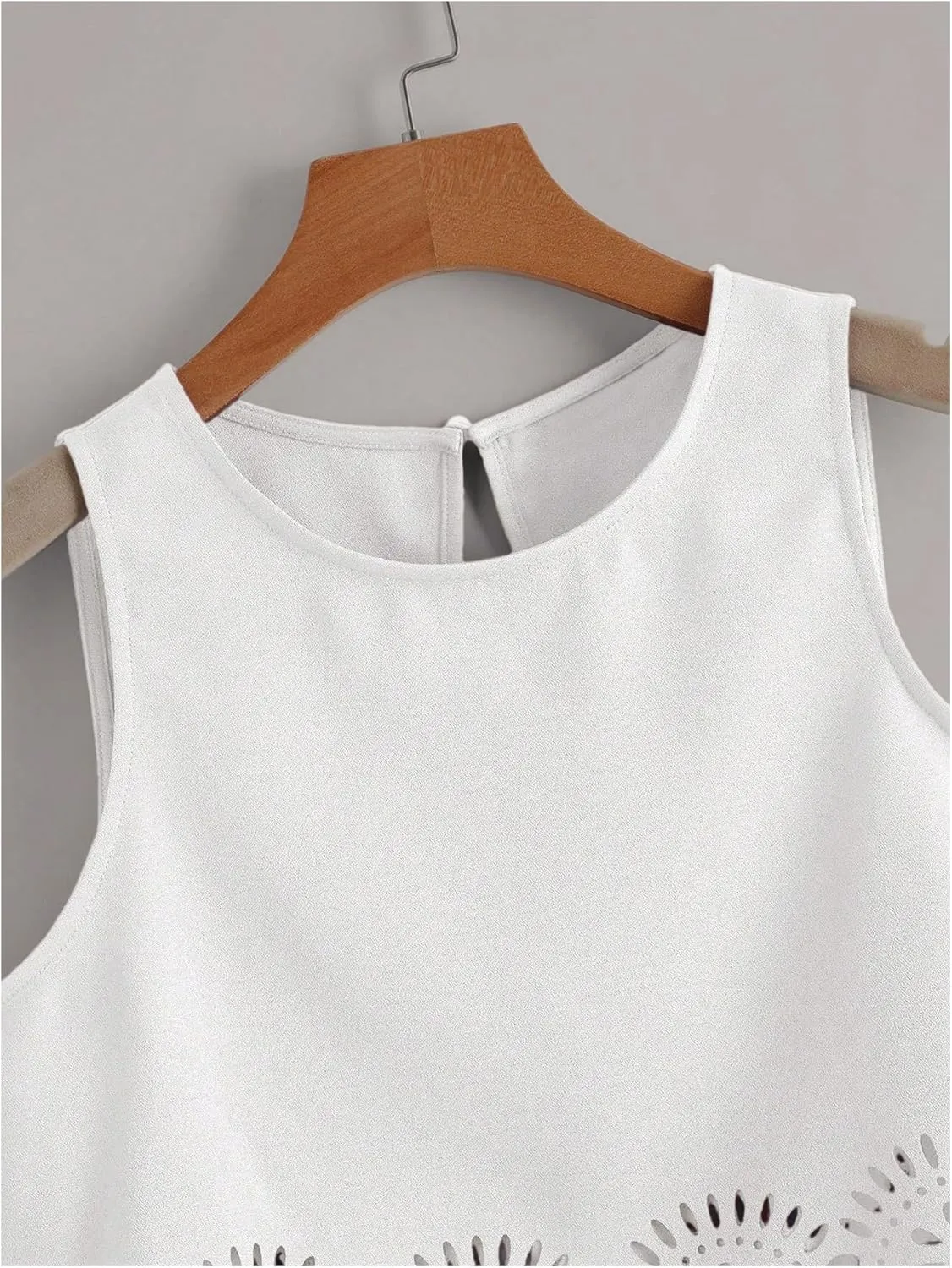 SOLY HUX Women's Summer Tank Tops Hollow Out Scallop Trim Sleeveless Vest Crop Top