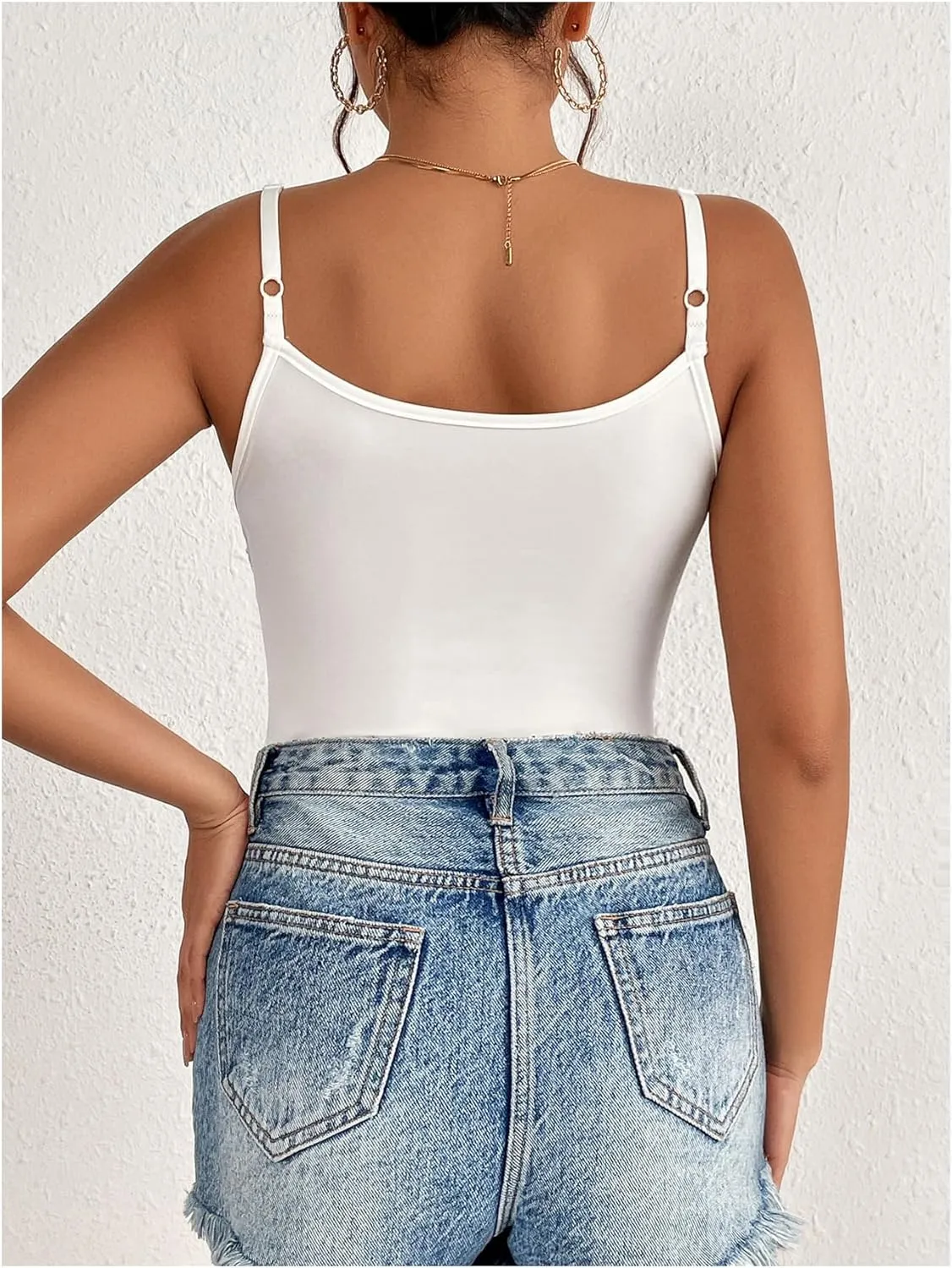 SweatyRocks Women's Appliques Lace Bodysuit Sleeveless V Neck Fitted Camisole Tops