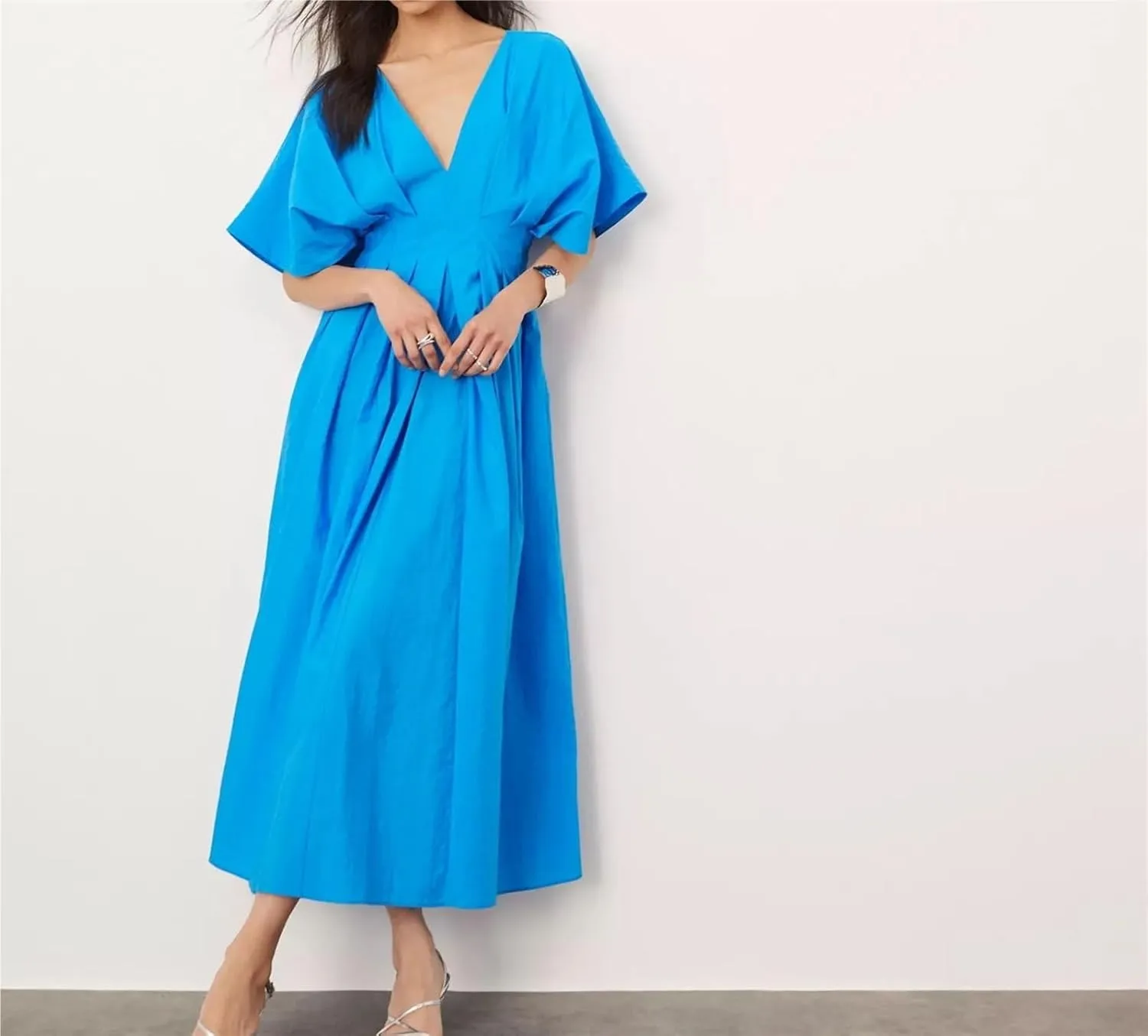 Women's Casual Dresses, Blue V-neck Pleated Long Skirts, Loose Elegant and Fashionable Waist Swing Resort Dresses