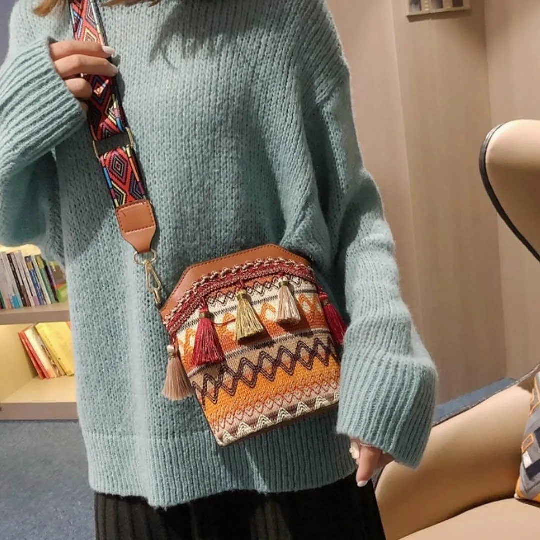 Women's Fashionable Woven Single-Shoulder Bucket Bag with Tassels, Water Ripple Design, Adjustable Wide Strap