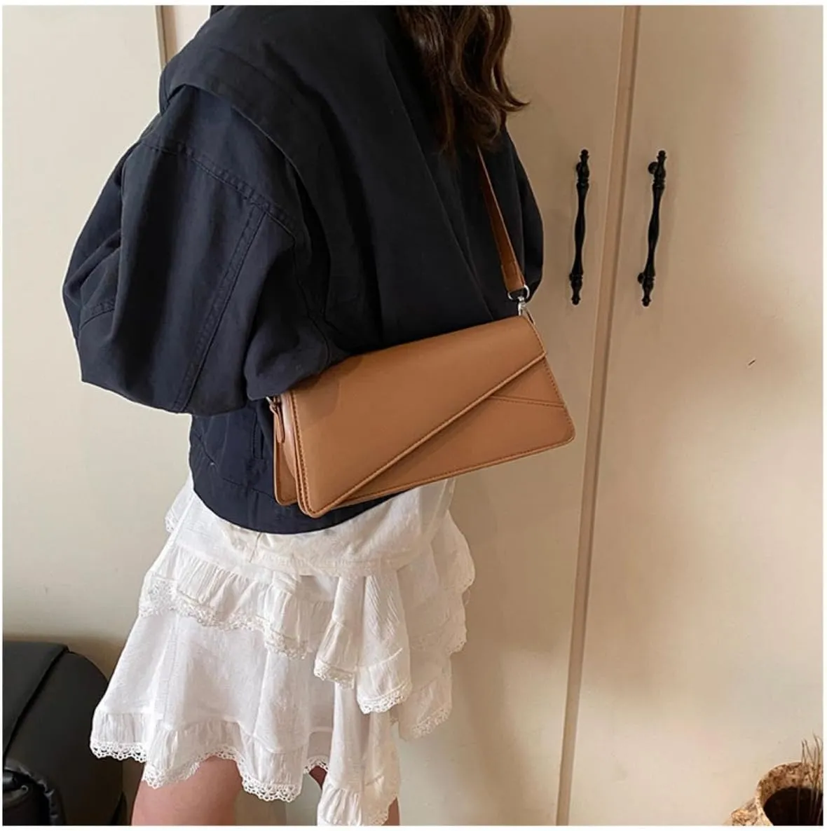 Women's Retro Simple Adjustable Shoulder Strap Handbag Fashionable Bag Cover Style Single Shoulder Crossbody Bag